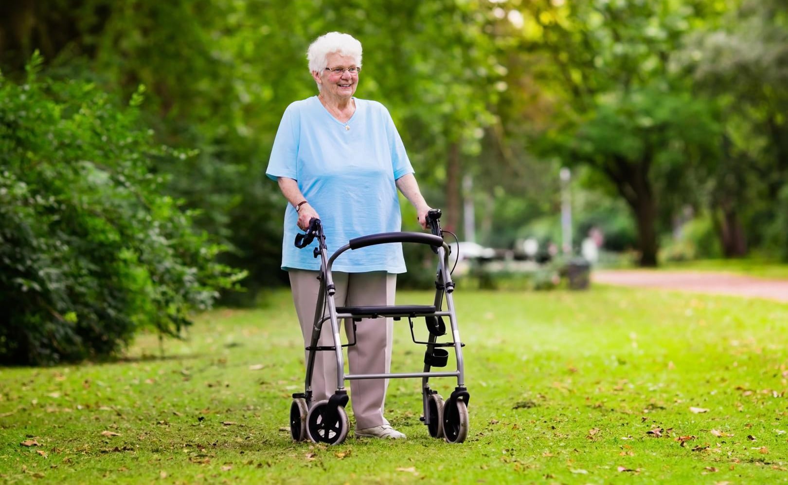 7 Best Narrow Walkers for Seniors (Summer 2024) – The Complete Guide