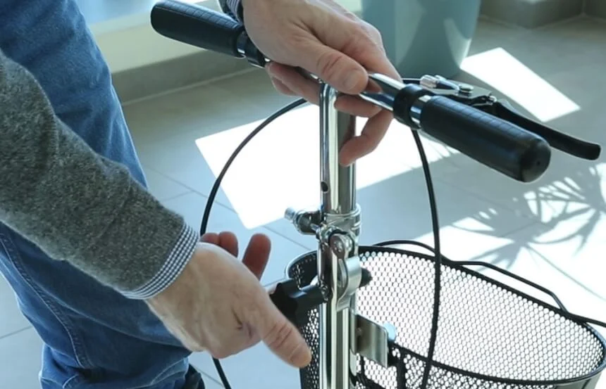 How to Use a Knee Scooter